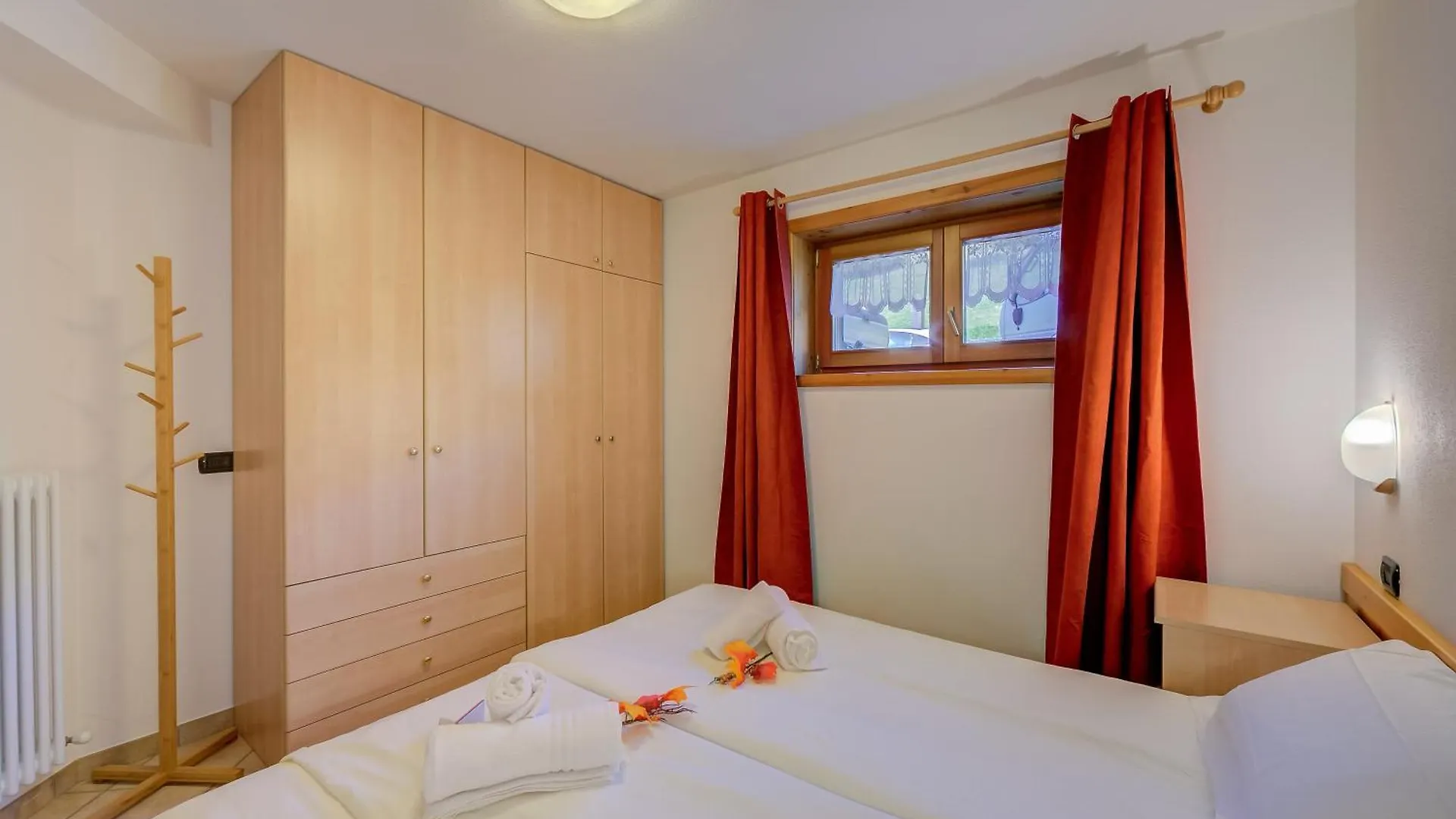 Chalet Sciachilo Ski In-Ski Out Mt 10 - Happy Rentals Livigno Apartamento