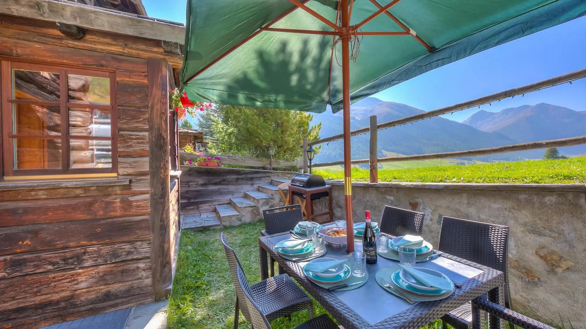 Apartment Chalet Sciachilo Ski In-Ski Out Mt 10 - Happy Rentals Livigno