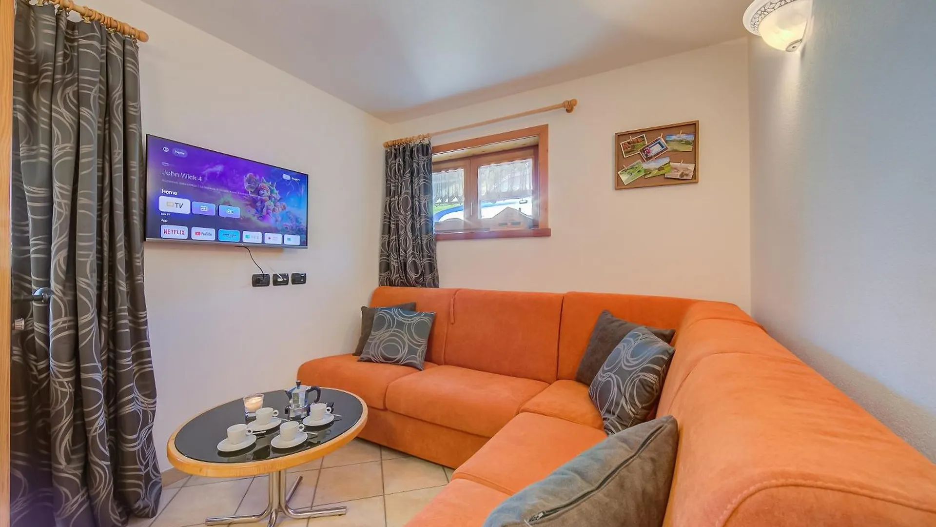Chalet Sciachilo Ski In-Ski Out Mt 10 - Happy Rentals Livigno Italy